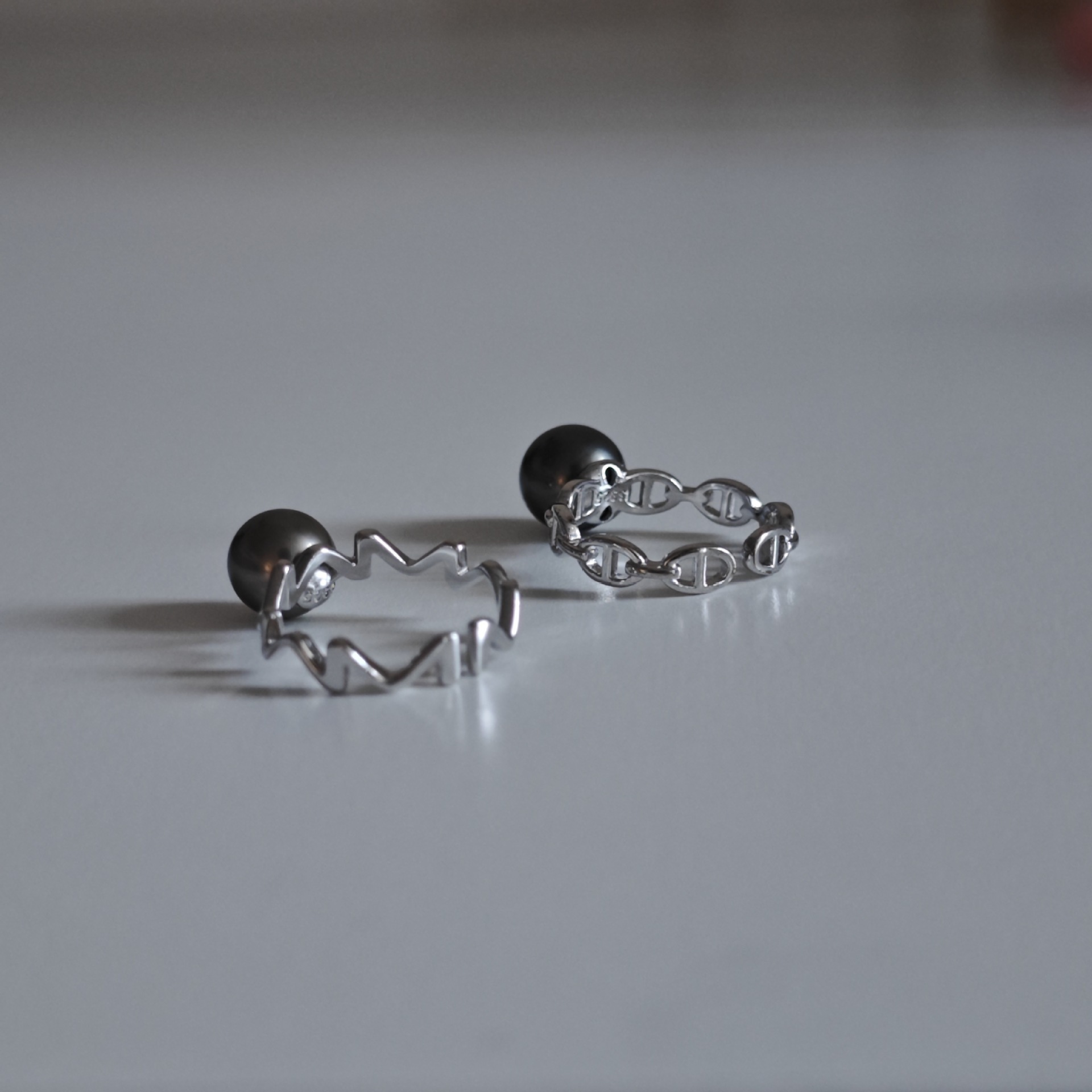 The new 2023 is designed for 925 silver, 8mm seawater pearl ring for a fashion pig's nose.