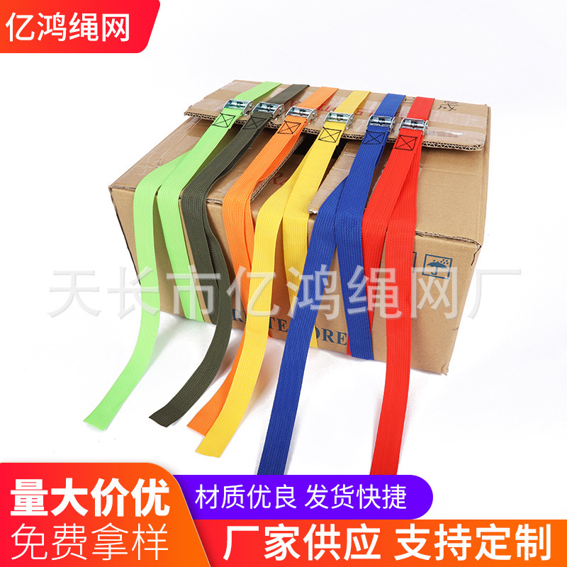 Toàn bộ hàng hóa của nhà sản xuất được bọc với hợp kim nhôm được gài bằng dây cao su gắn với các thiết bị chỉnh sửa thẻ hành lý