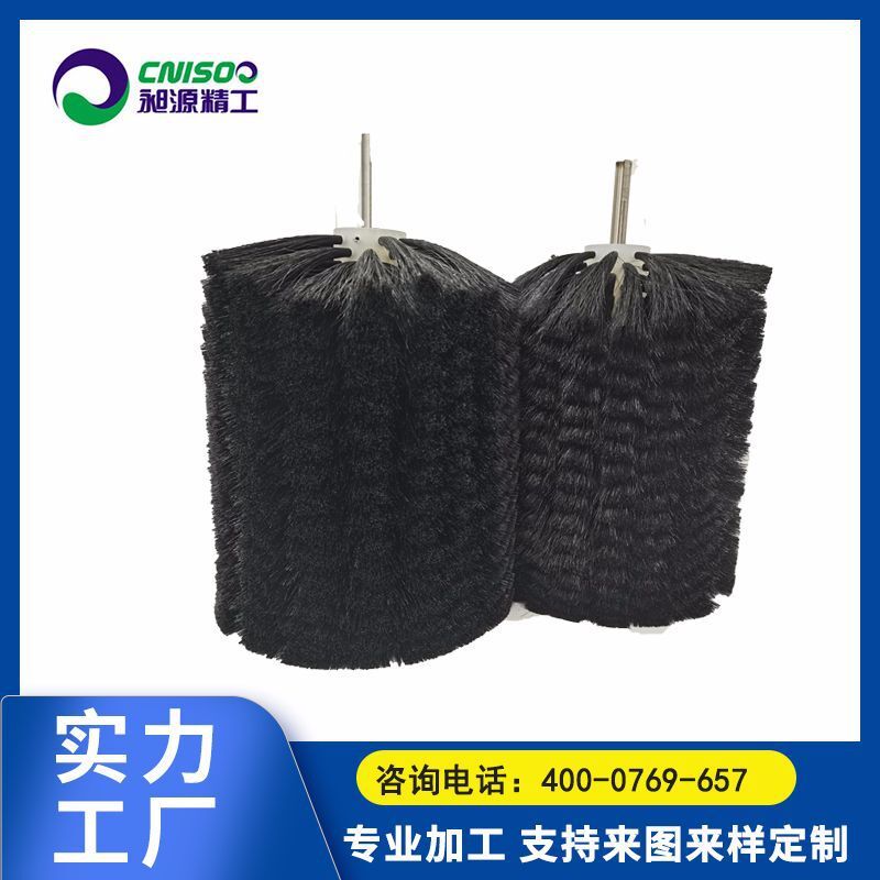 Cái máy chưng cất với một lượng khí lớn, người quản lý, cái bàn chải nhỏ.