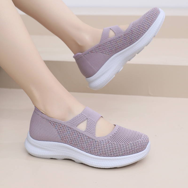 In the spring of 2024, the old man's comfortable day-to-day mother's shoes are all in the air.