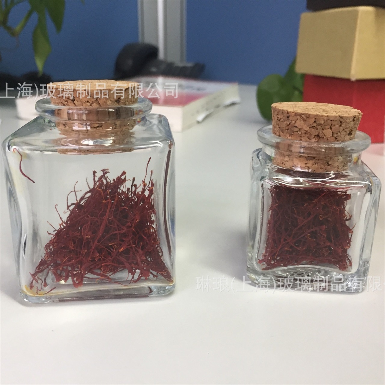 I'm going to export Shanghai's glass bottle.