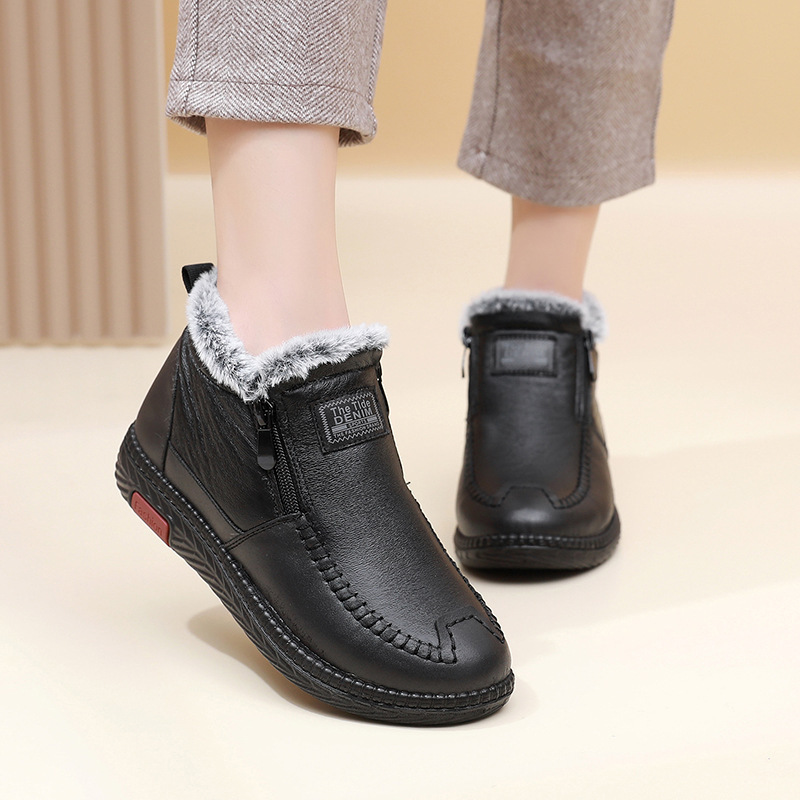 In the new winter 2023, the old mother's cotton shoes and soft-skinned old man's shoes are thicker and warmer to the snow boots.