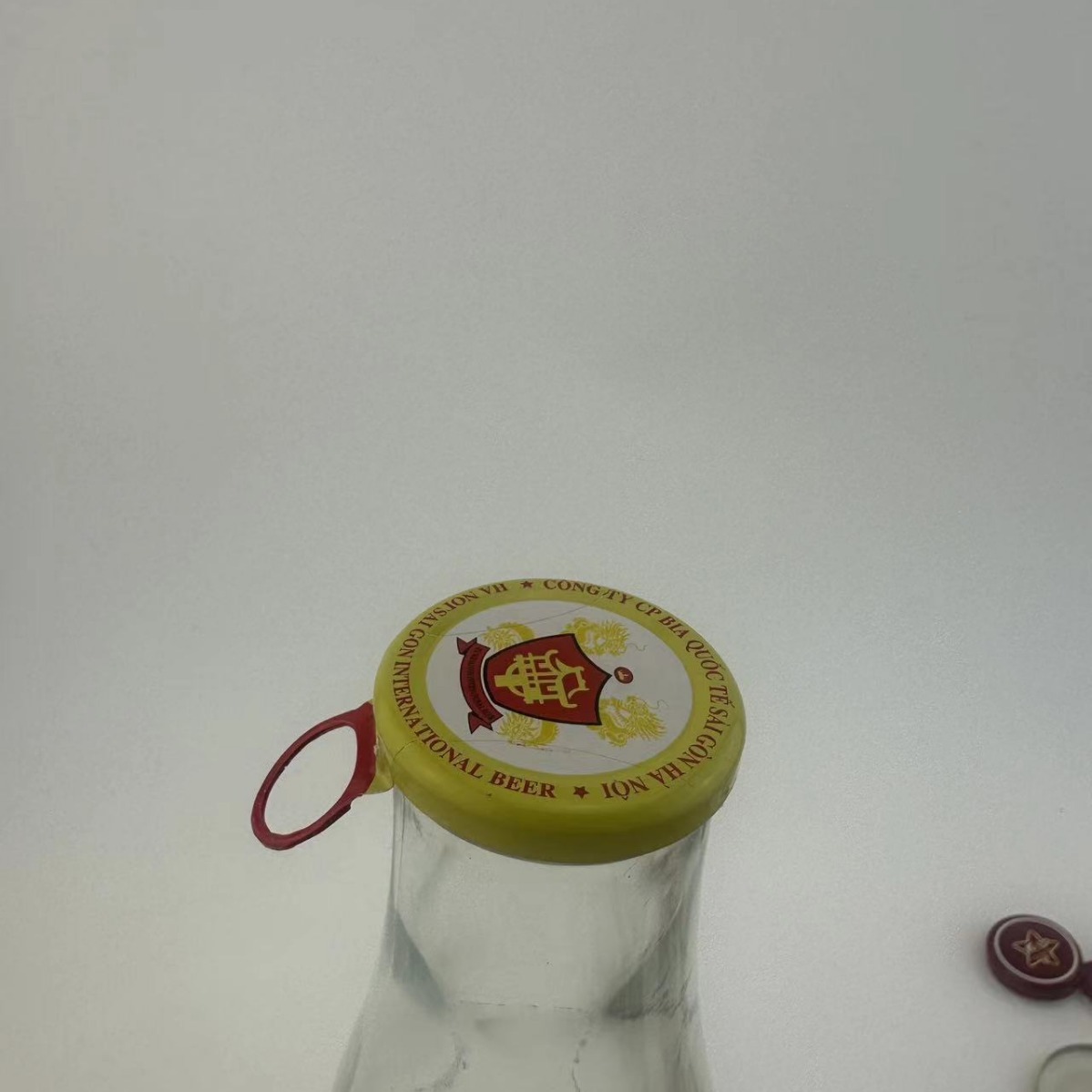 Export 700 milligrams of water bottle for the hotel.