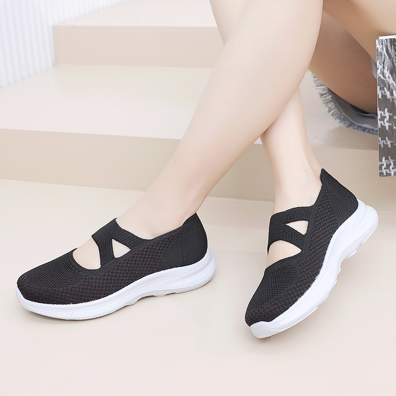 In the spring of 2024, the old man's comfortable day-to-day mother's shoes are all in the air.
