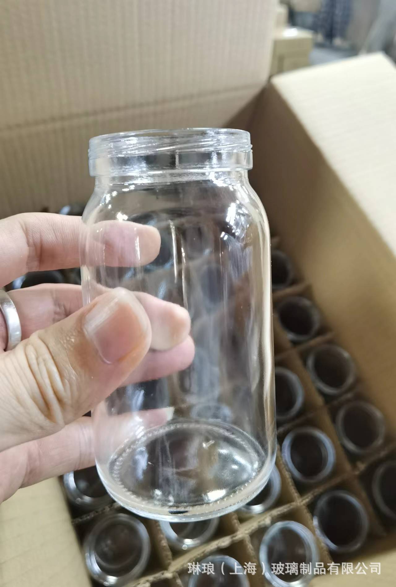 Export custom gel bottles, PT caps, duct caps, twig bottles, fish bottles.