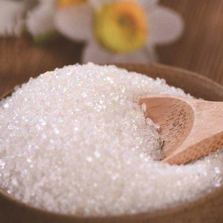 Bánh ngọt tự chế trong đường trắng.