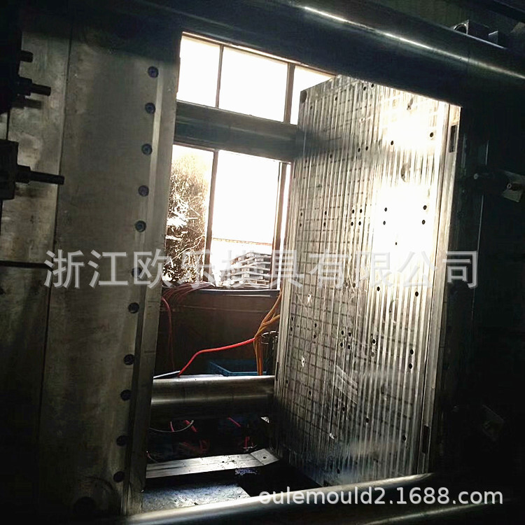 Large-scale agro-plastic mould processing.