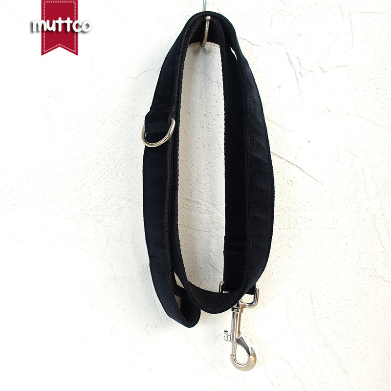 Source company sells, medium-sized dog towed collars, towed ropes, black fluff UDC-143.