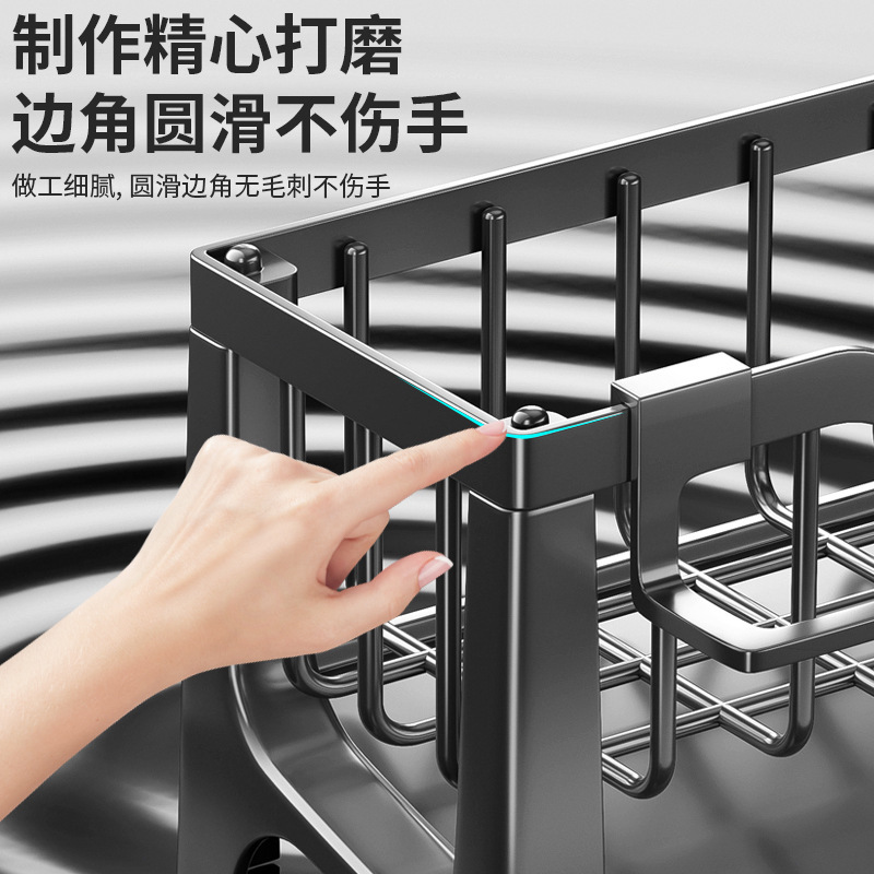 Dọn dẹp và dọn dẹp trong bồn rửa bát.