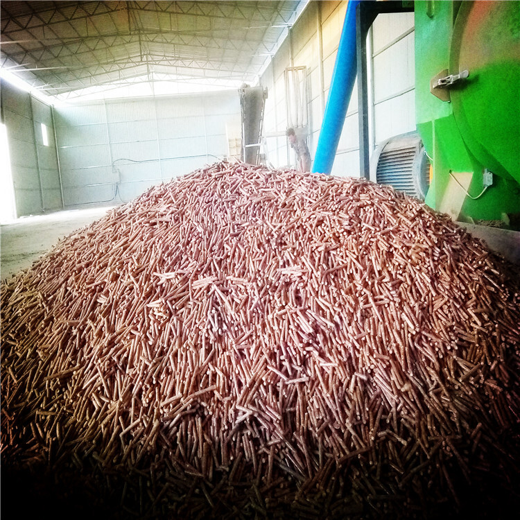 Pyre grass-fed agro-forestry plume of wheatgrass corn bar shredding to make particle mechanical production line