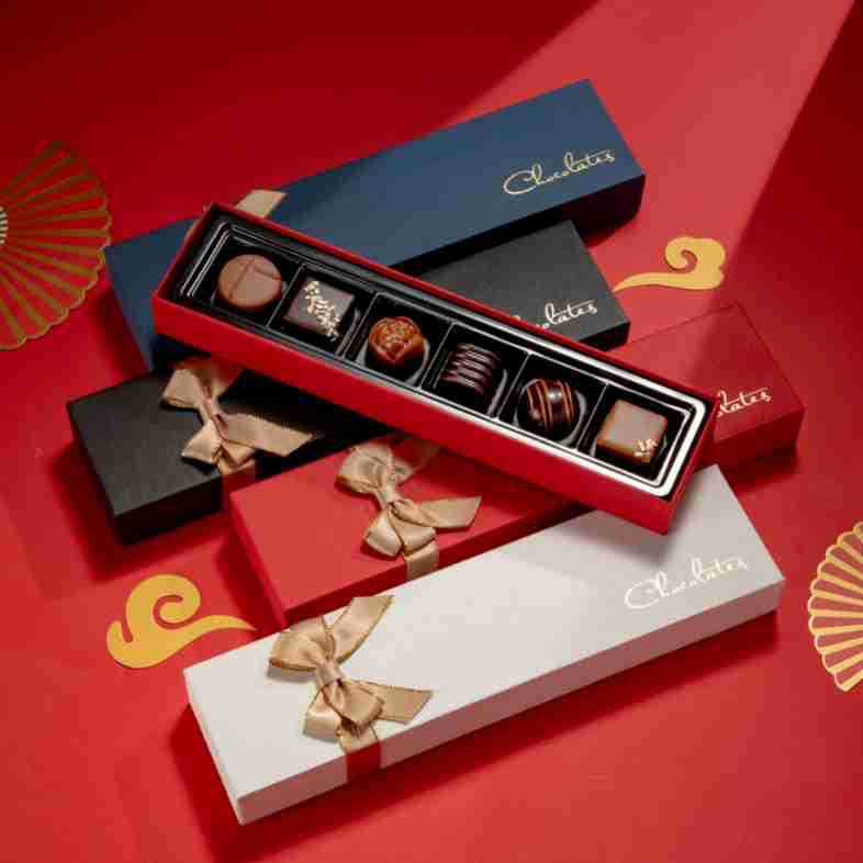 Năm mới dành cho lễ hội bánh sô-cô-la cho Rồng.