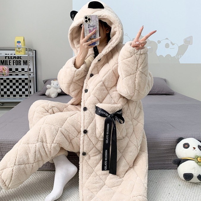 Những cái mới dành cho san hô pyjama vào mùa thu và mùa đông có thể được mặc trong ba lớp gấu ấm áp và ấm áp hơn.
