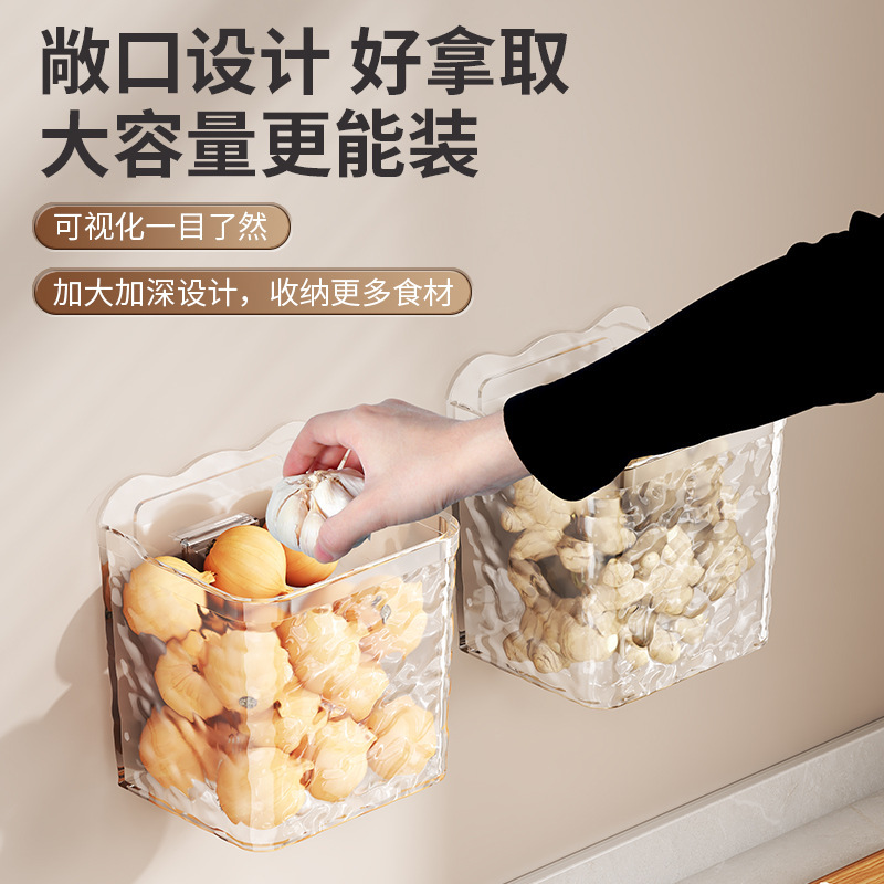 Hộp đựng thức ăn với gừng và thành đĩa tỏi gắn với cơn cuồng loạn.