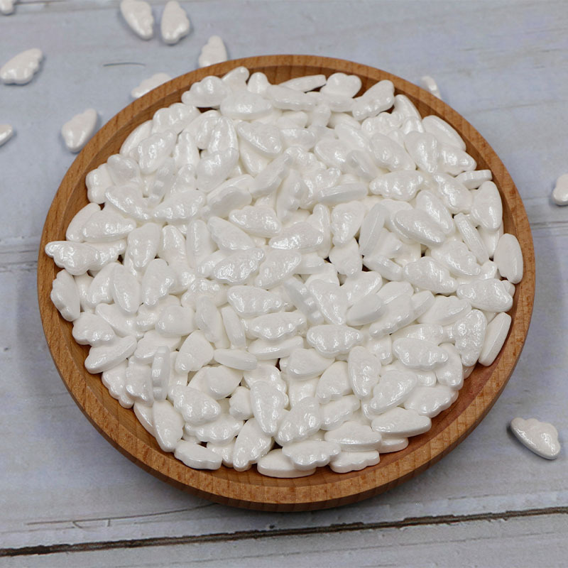 Bánh sinh nhật chỉ là một bộ đồ màu nâu, màu đường, màu trắng, màu đường.