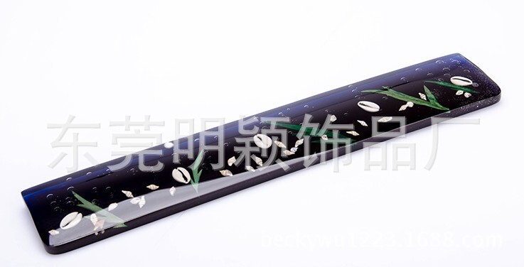 Được đặc biệt hóa từ nhiều thanh nhựa khác nhau