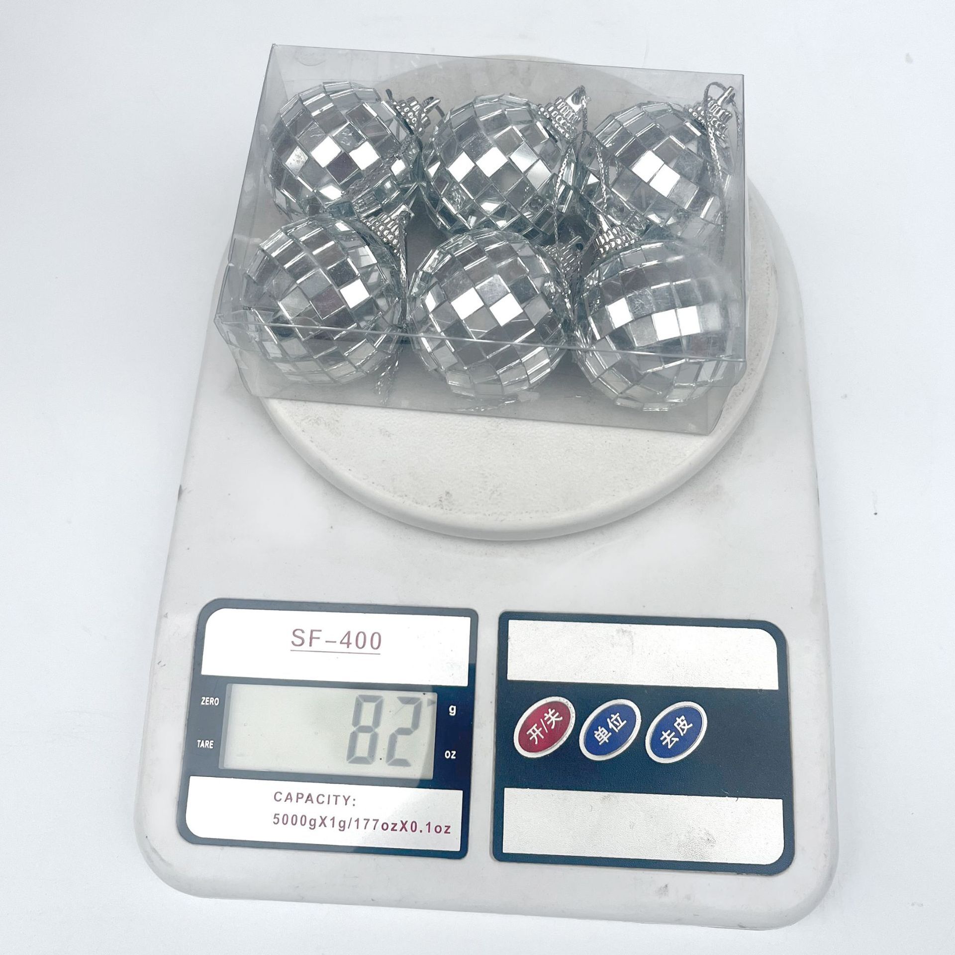 Four-and-a-stage retro-reflector ball, disco glass ball, bar KTV decorated reflector ball.