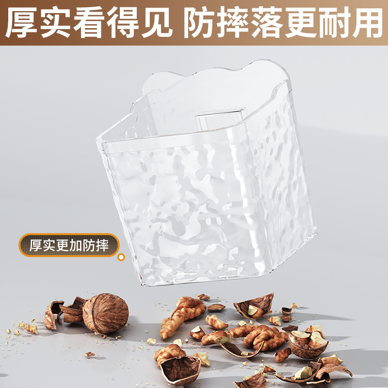Hộp đựng thức ăn với gừng và thành đĩa tỏi gắn với cơn cuồng loạn.