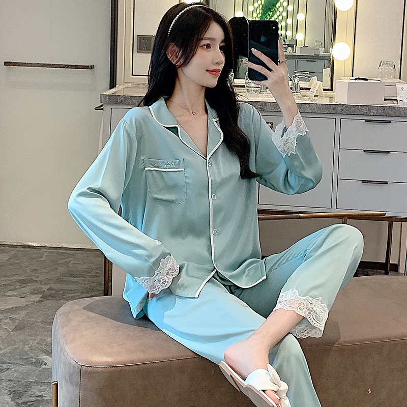 Bộ đồ ngủ mới nóng bỏng, duyên dáng dài, có dây dài vào năm 2022.