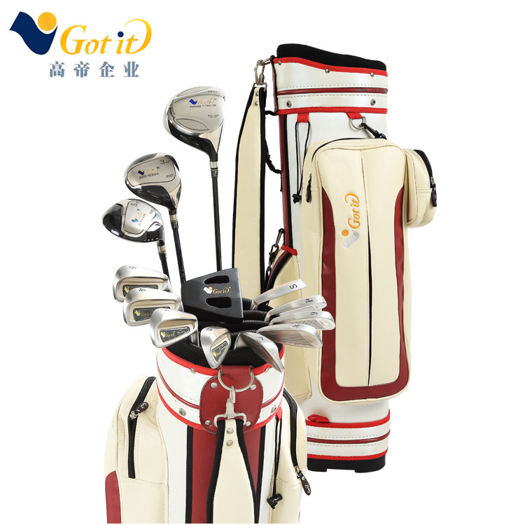 Hắn sở hữu một nhãn hiệu của câu lạc bộ golf để hỗ trợ tùy biến cá nhân.