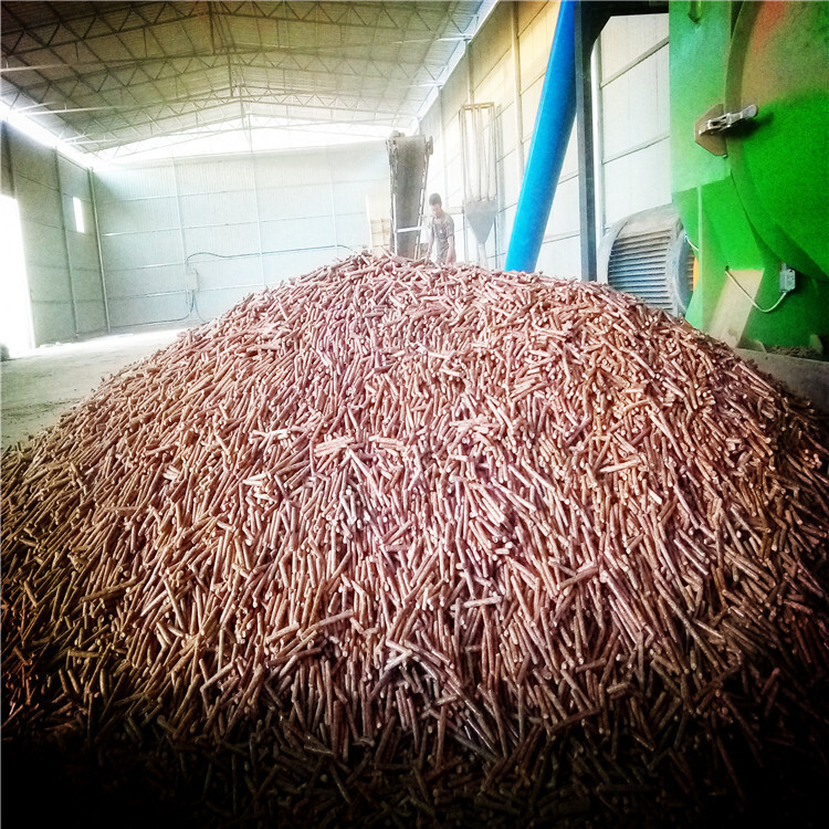 Pyre grass-fed agro-forestry plume of wheatgrass corn bar shredding to make particle mechanical production line