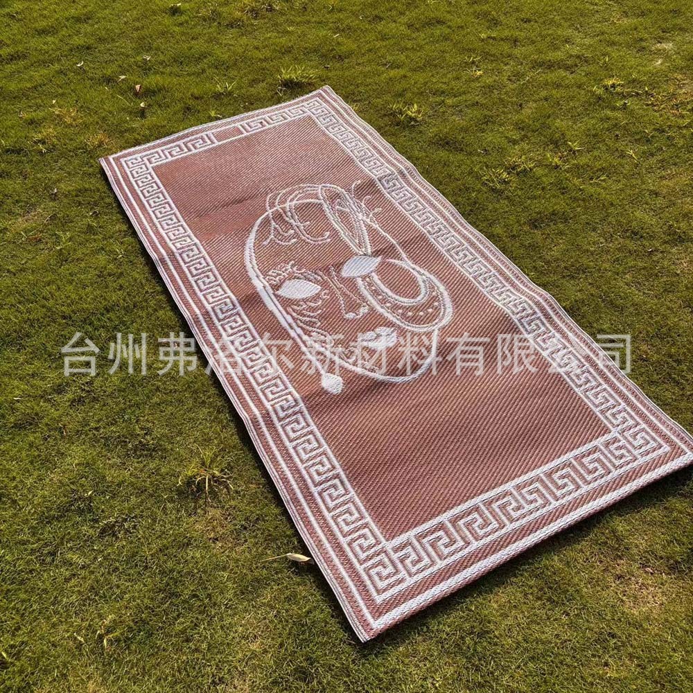 Dịch bởi Vũ Hạnh, Mai Linh, Nga, Huy Tô, Yuki, Ann, Phương Đi dã ngoại trên núi.