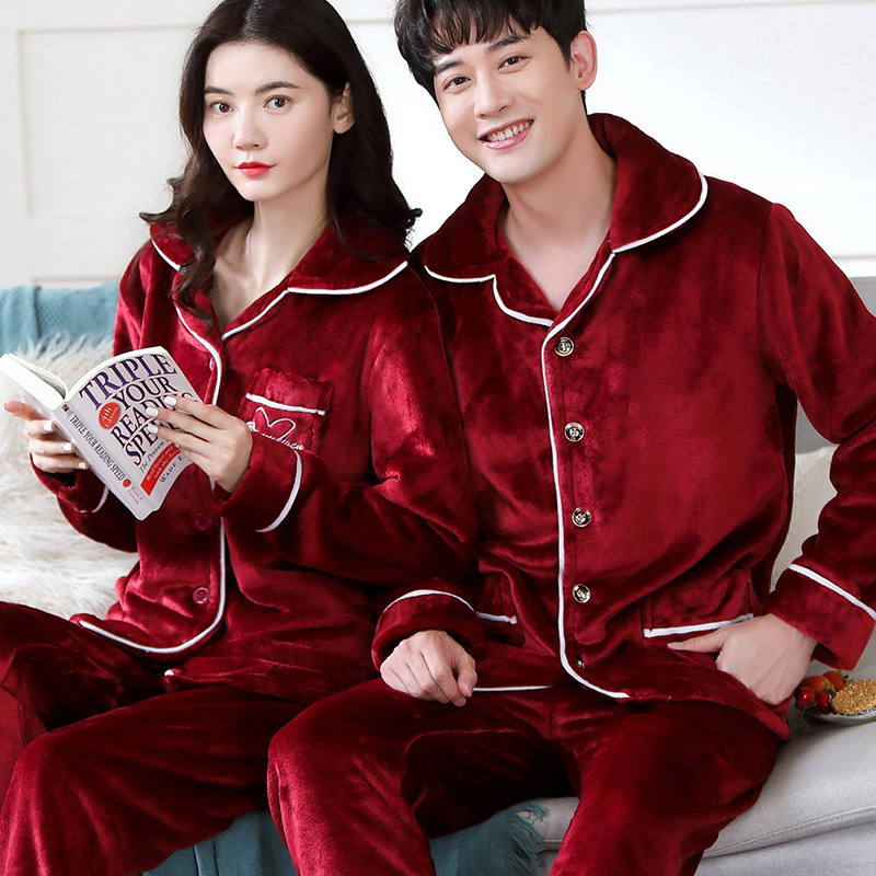Một cái khăn mới vào mùa thu và mùa đông.