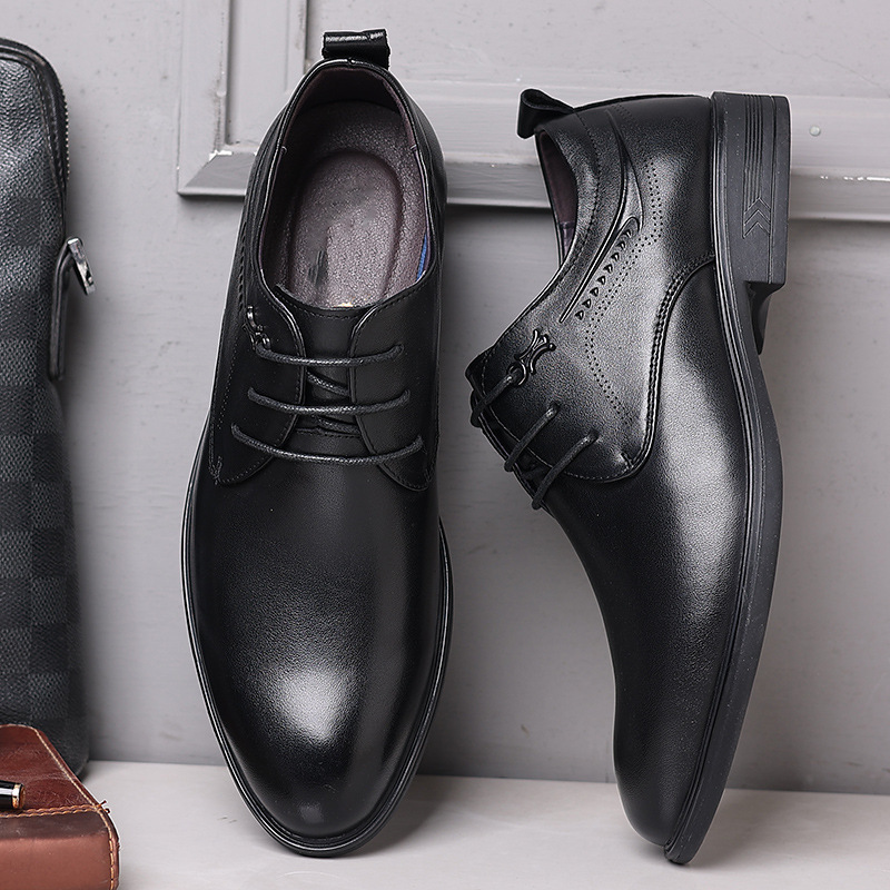 New head-covered cow-skin in leather shoes.