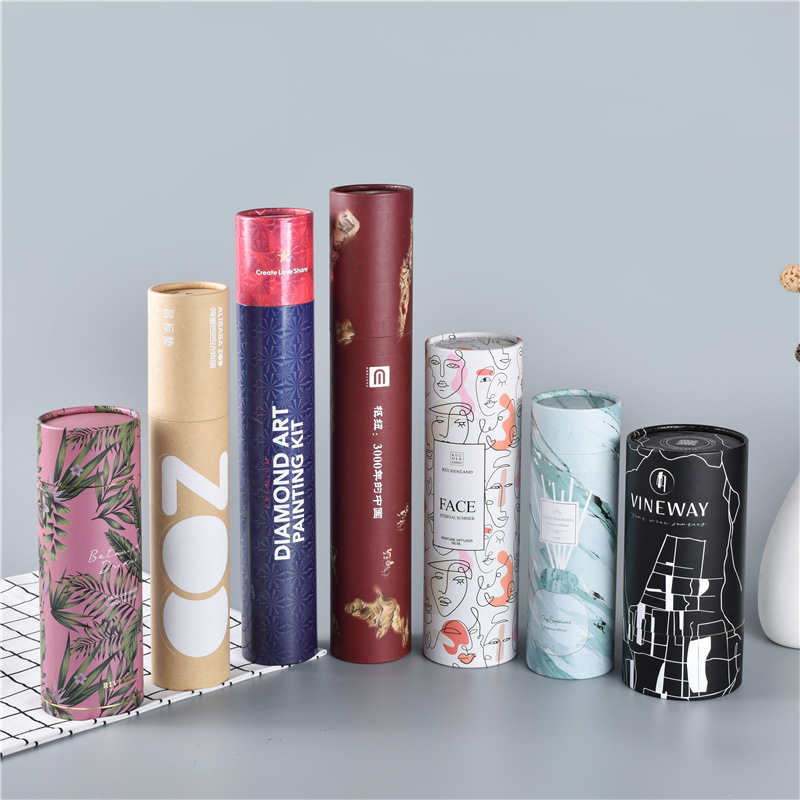 Book-packed paper cylinders are customised for fragrance fragrance.