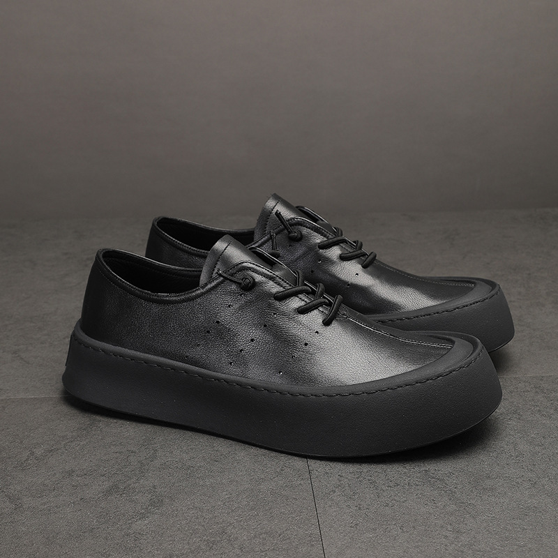 The new summer leather-shoe man's white-skinned, white-skinned, lazy shoes.