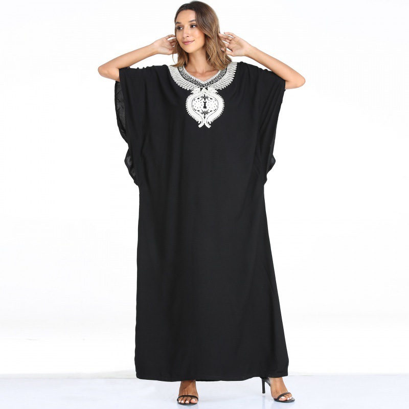 Những chiếc váy ngắn của phụ nữ, kaftans, Trung Đông lớn, lỏng lẻo băng qua biên giới.