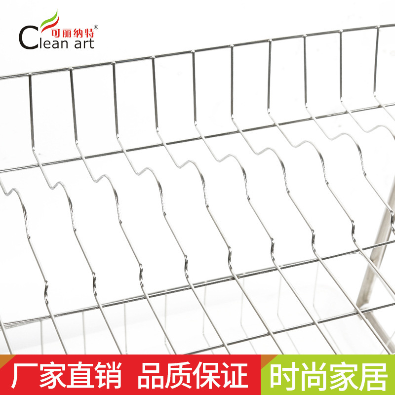 2 miếng thép không rỉ trong bếp.
