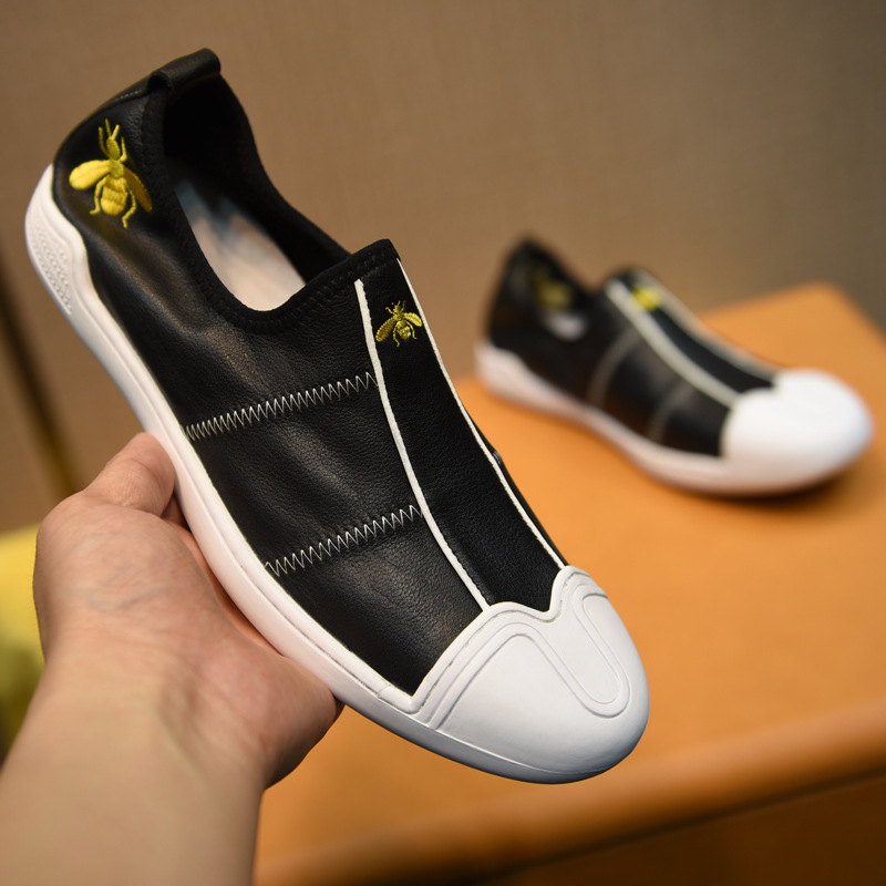 The European White Shoeman 2021, the men's leisure shoes, the damp shoes, the lazy shoes.