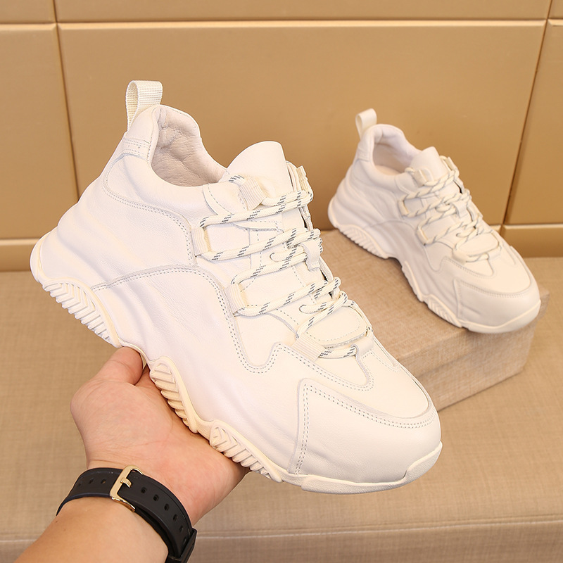 The sports shoes are so low, they're so thick, they're so high, they're so high.