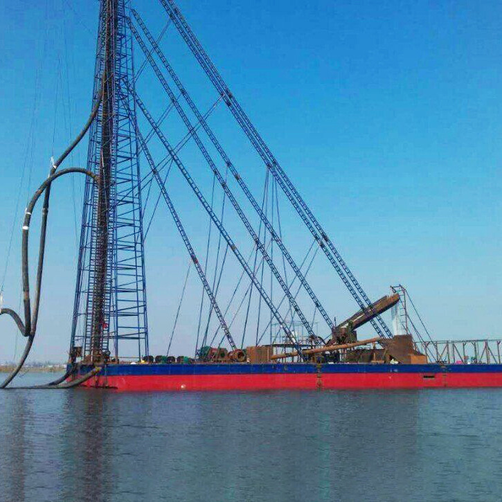 Những chiếc thuyền trôi dạt, những thiết bị khô cho hồ chứa, những cái hồ cát ở Shandong.