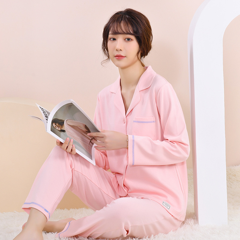 Hai bộ đồ phục trang đầy đủ cho cô Jane, một bộ vải bông mới nguyên mùa thu và mùa đông