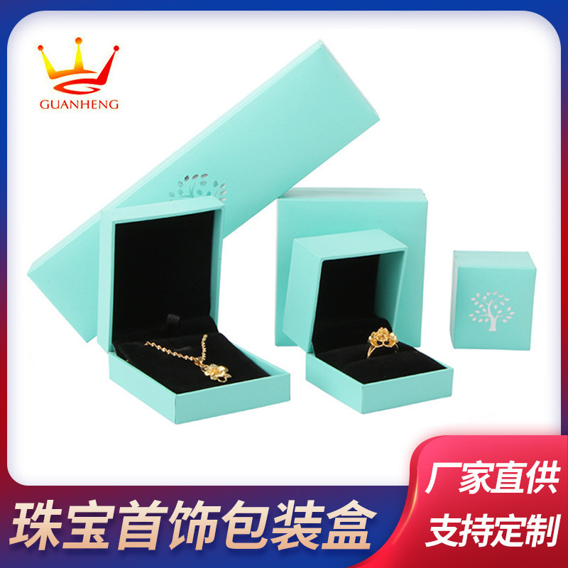 It's an easy way to carry a tourist souvenir box with a beautiful tiff blue box of bracelet jewellery.