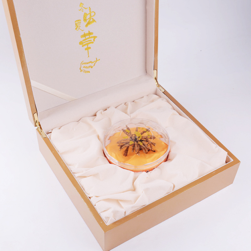 Đó là một hộp lớn 10 gram cho cây cỏ mùa đông.