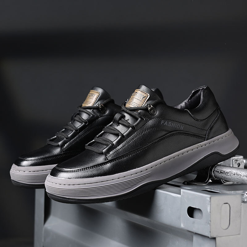 A man's shoes, a man's skin, a new 2024, a groove, a groove, a sports clown.