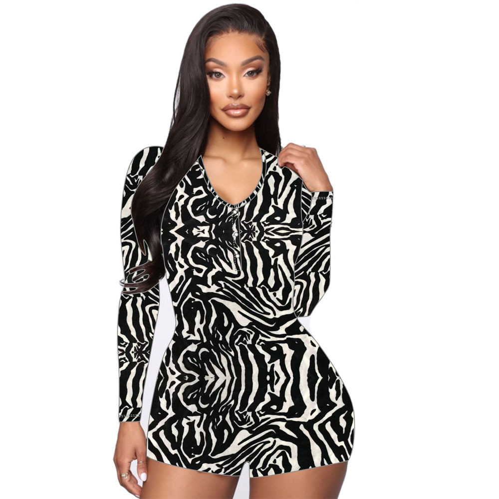 Đang xử lý tùy chỉnh. Giao dịch thương mại ở Amazonian pyjamas.