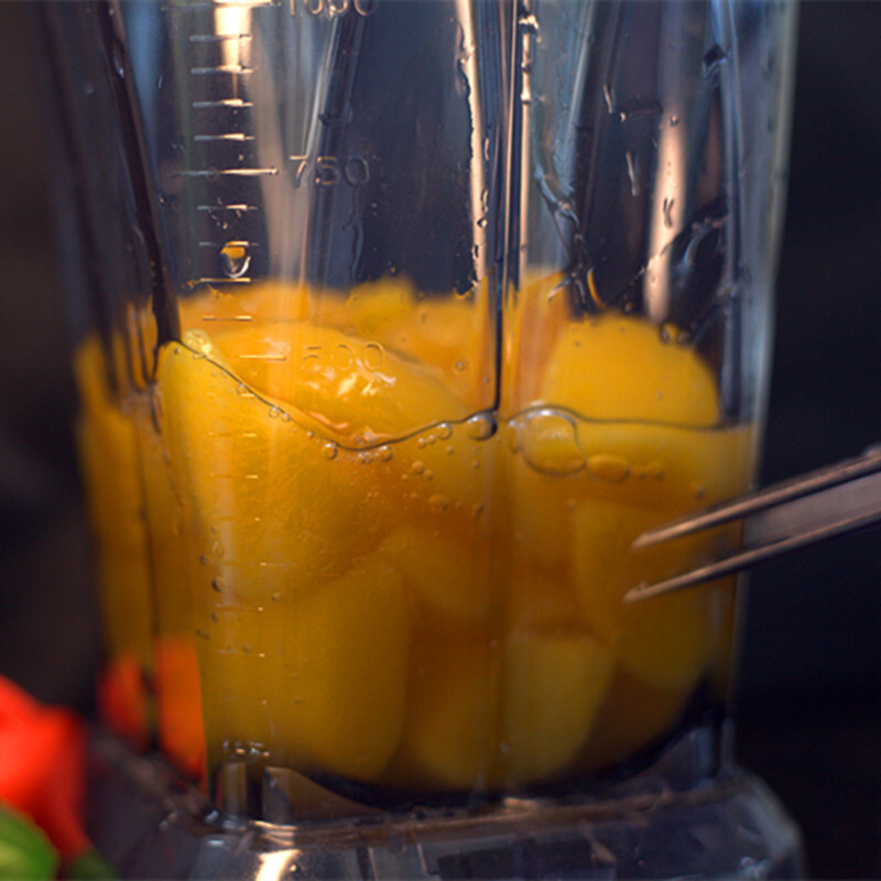 Frozen sugar with pecan juice, frozen with fresh fruit, baked with pecan fruit. Juice cans.