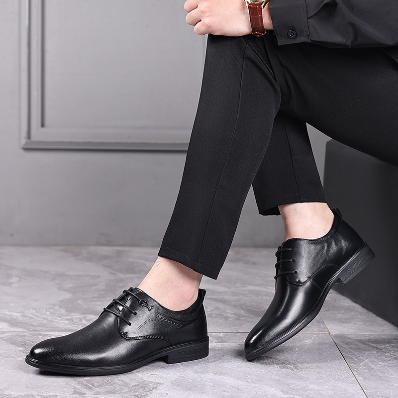 New head-covered cow-skin in leather shoes.