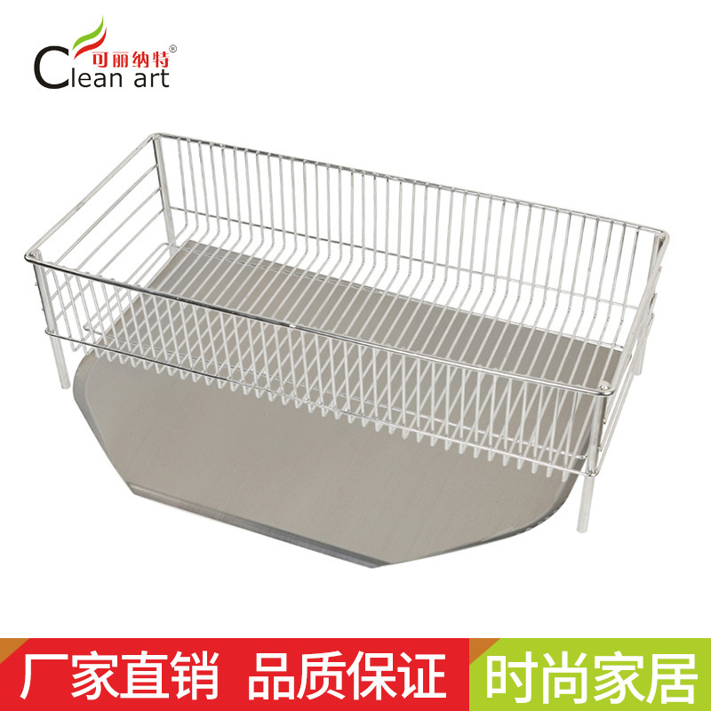 Trong bếp, có 304 đĩa thép không gỉ được đặt dưới đất.