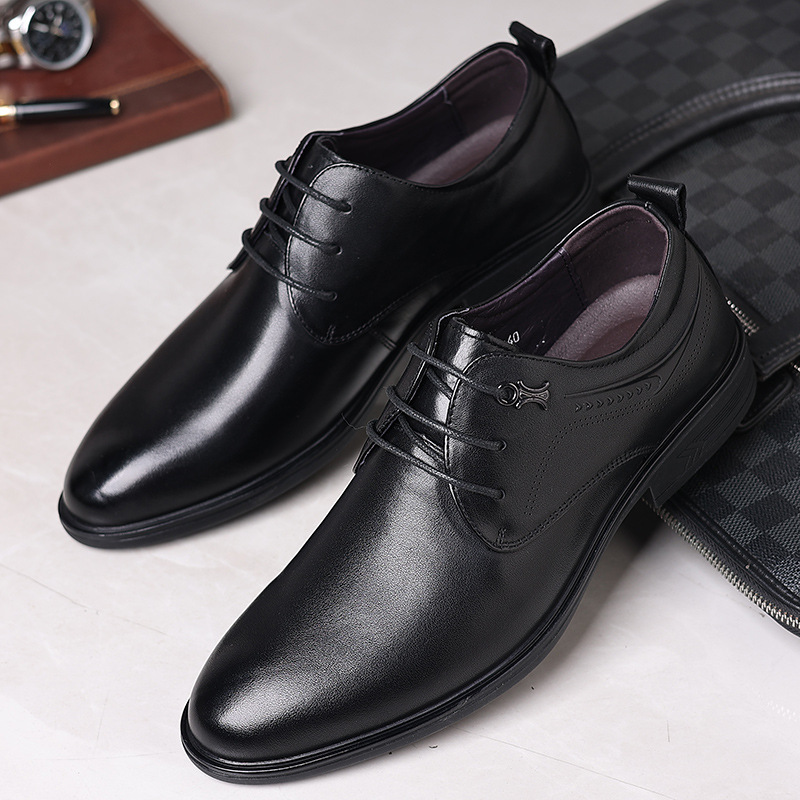 New head-covered cow-skin in leather shoes.