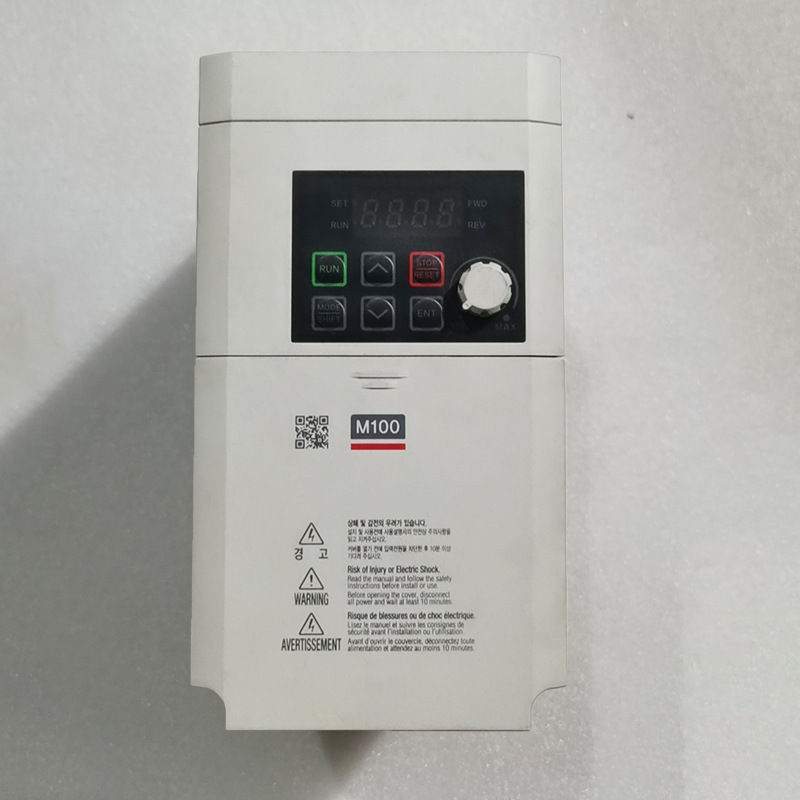 Cung cấp các thiết bị đặc biệt thông minh phù hợp với M100 hiệu suất cao 3-phase-moder, 200-240V