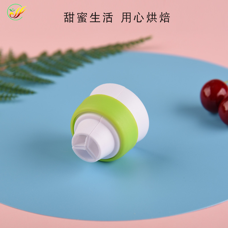 Tay cầm tay thuận tay phải của nhà sản xuất.