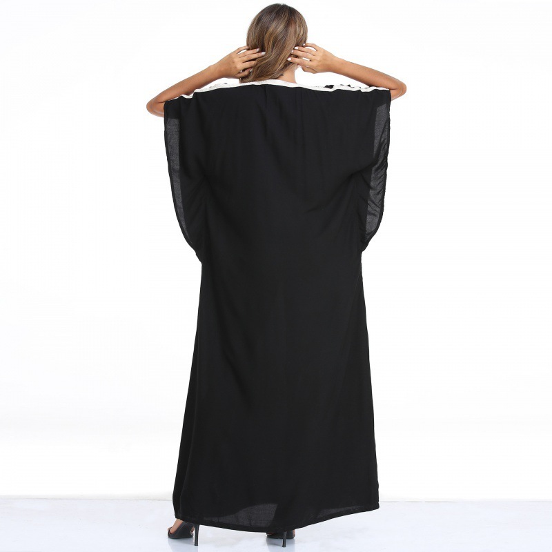 Những chiếc váy ngắn của phụ nữ, kaftans, Trung Đông lớn, lỏng lẻo băng qua biên giới.