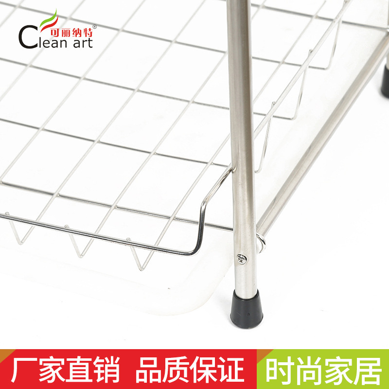 2 miếng thép không rỉ trong bếp.