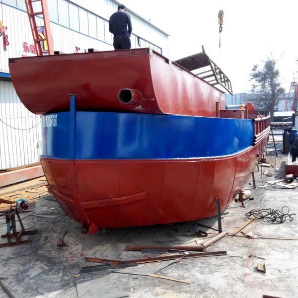 Những chiếc thuyền ngủ đông với quy mô nhỏ, những chiếc thuyền hút nước, nhà máy bơm cát dày 8 inch.