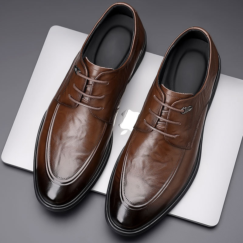Hand-grained shoesman, 2024.