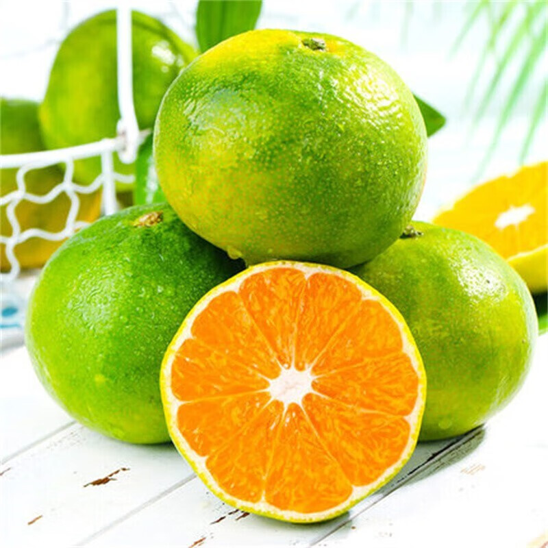 The green, orange, fresh fruit harvest from Yunnan mountains can be delivered directly from a small production site.